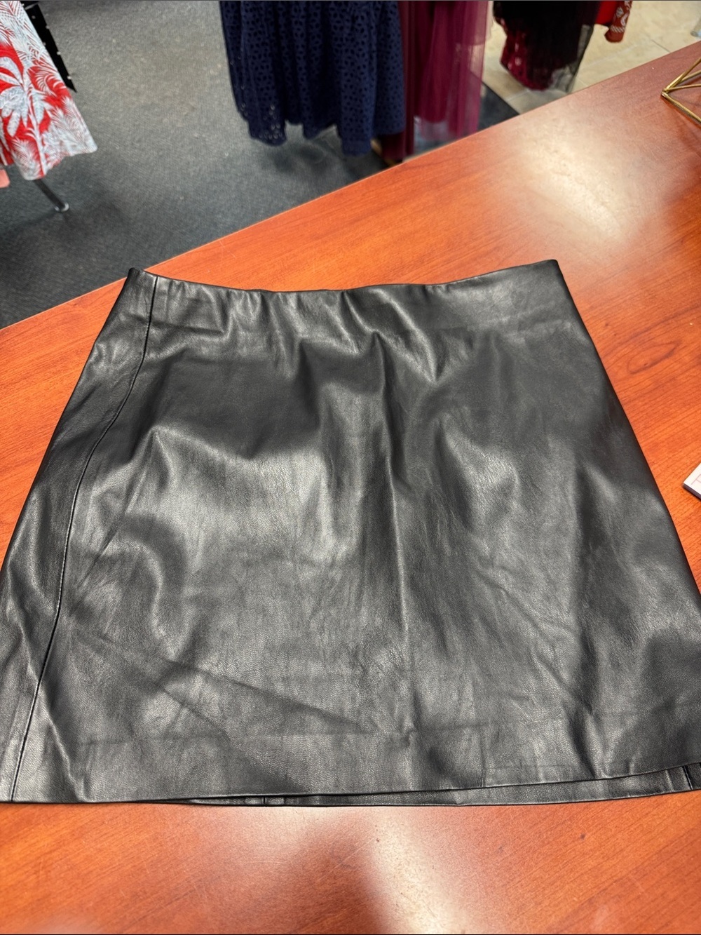 Shinestar faux leather skirt M // 061013